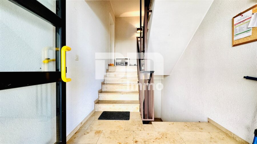 (R)eserviert!Stilvolle 3-Zimmerwohnung inkl. Balkon + TG Stellplatz nahe Rammelsberg - Haupteingang Treppenhaus